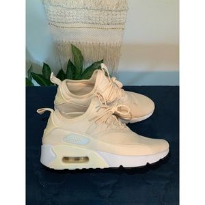 Nike Women’s Air Max 90 EZ